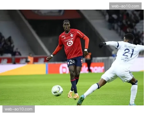 海港失去茹萨中场屏障 高位压迫战术在人员变动后显脆弱